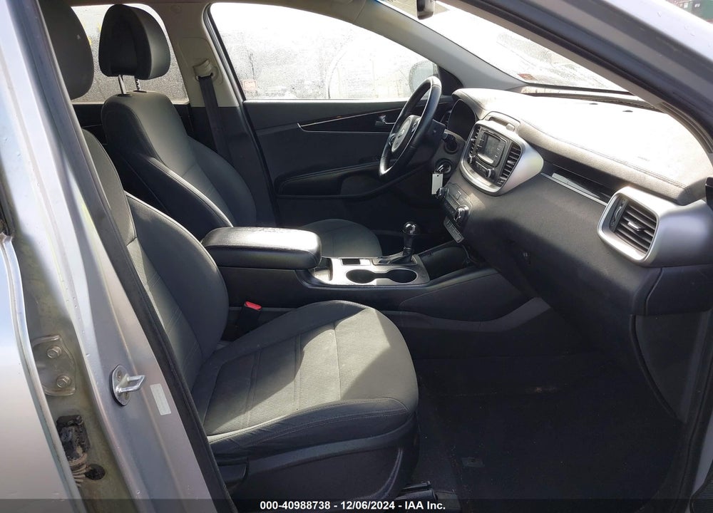 2016 KIA SORENTO 2.4L LX VIN: 5XYPGDA31GG147037