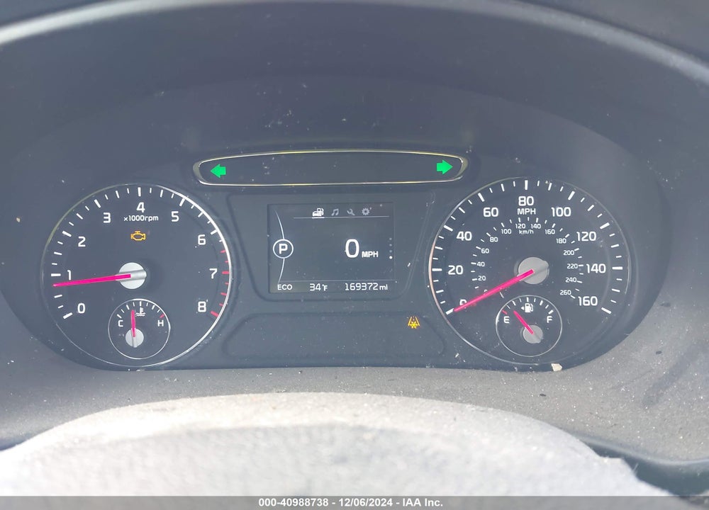 2016 KIA SORENTO 2.4L LX VIN: 5XYPGDA31GG147037