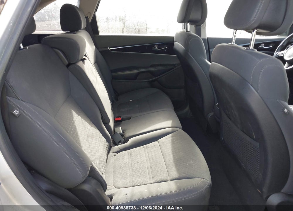 2016 KIA SORENTO 2.4L LX VIN: 5XYPGDA31GG147037