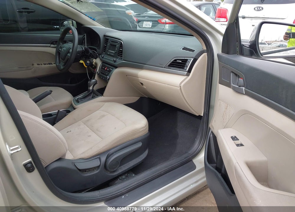 2017 HYUNDAI ELANTRA SE VIN: 5NPD74LF4HH185026