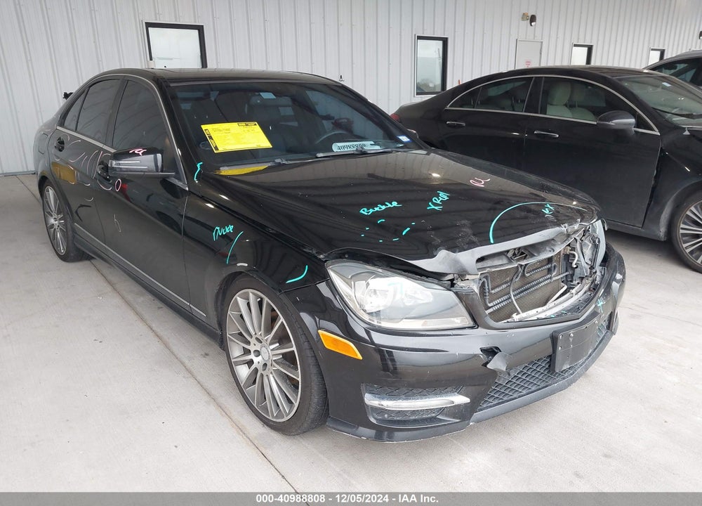 2013 MERCEDES-BENZ C 250 LUXURY/SPORT VIN: WDDGF4HB2DR259591