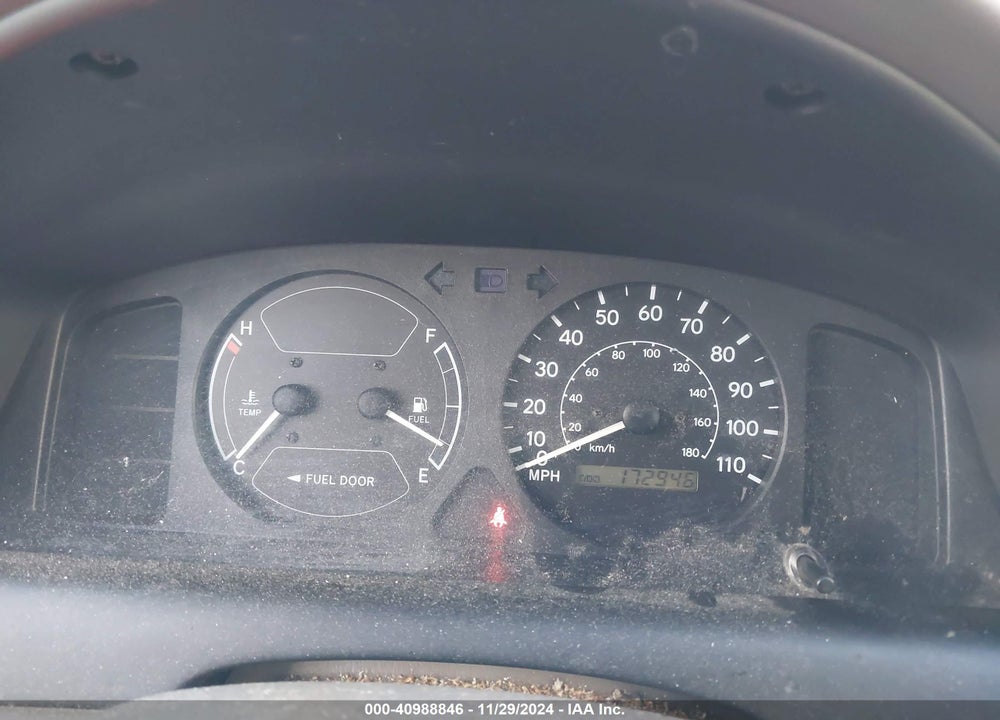 2001 TOYOTA COROLLA CE VIN: 2T1BR12E51C472585