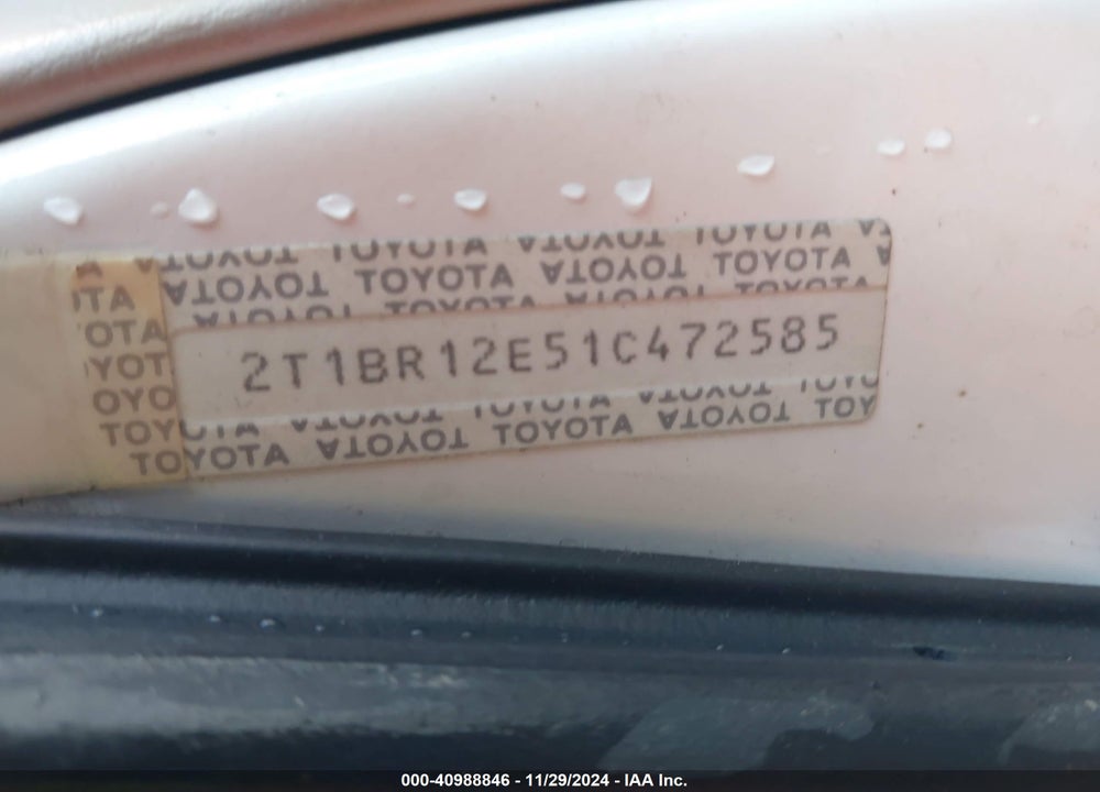 2001 TOYOTA COROLLA CE VIN: 2T1BR12E51C472585
