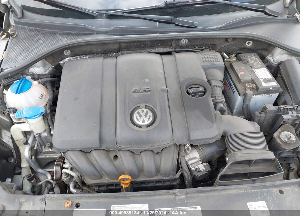 2013 VOLKSWAGEN PASSAT 2.5L SE VIN: 1VWBP7A30DC090256