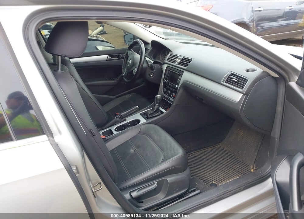 2013 VOLKSWAGEN PASSAT 2.5L SE VIN: 1VWBP7A30DC090256