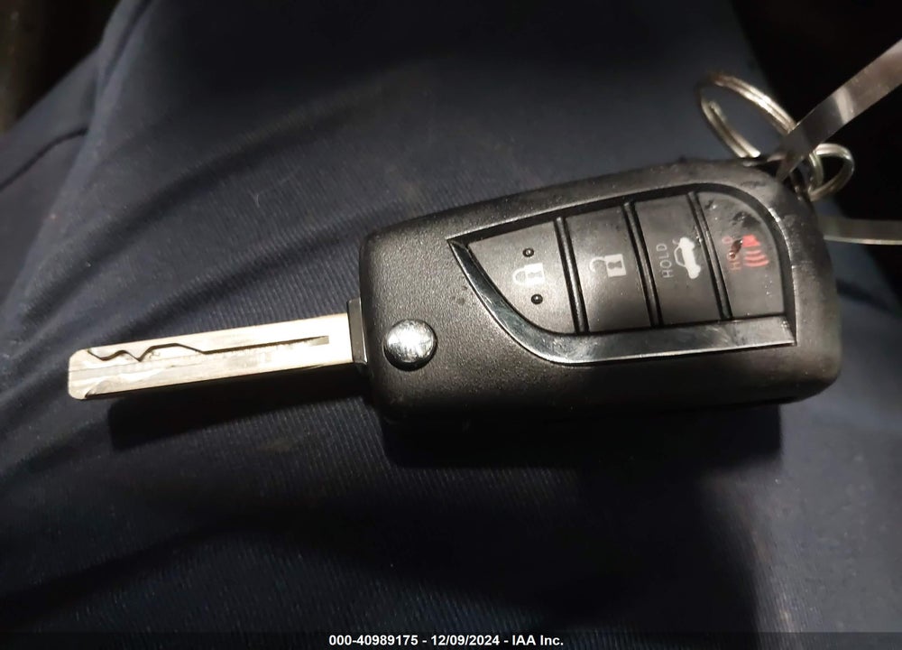 2022 TOYOTA COROLLA LE VIN: 5YFEPMAE4NP385563