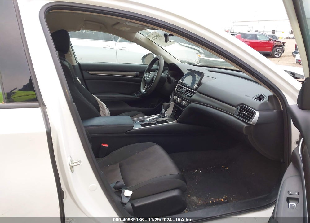2019 HONDA ACCORD VIN: 1HGCV1F16KA177039