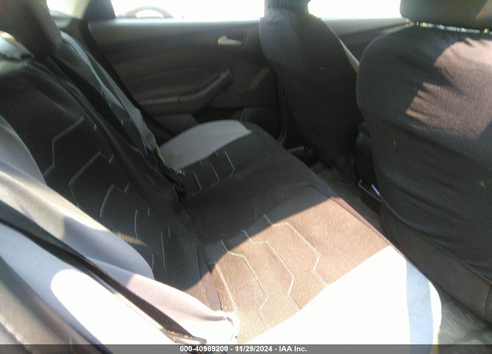 2018 FORD FOCUS SE VIN: 1FADP3F25JL250315