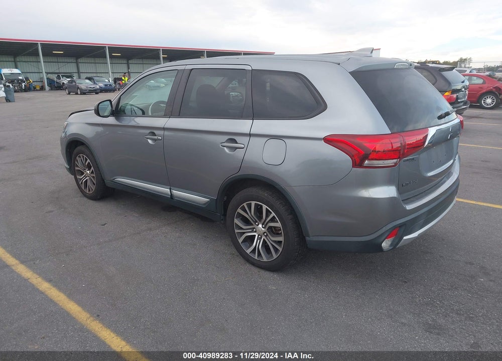 2018 MITSUBISHI OUTLANDER ES VIN: JA4AZ3A34JZ056728