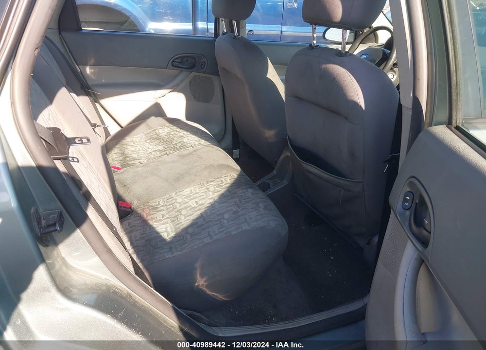 2005 FORD FOCUS ZX4 VIN: 1FAFP34N05W290330