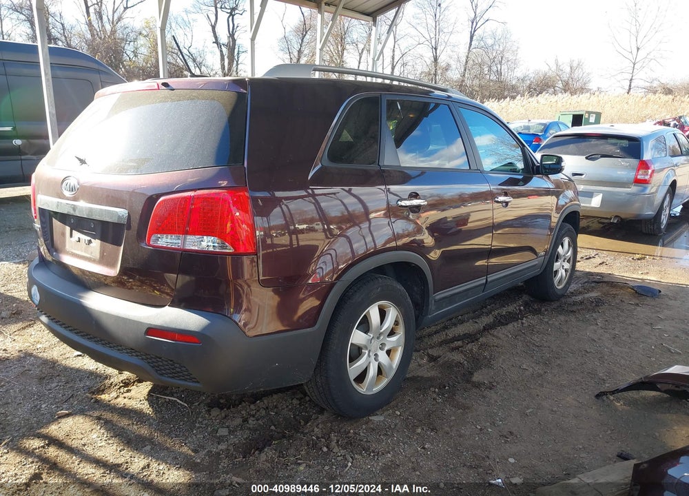 2011 KIA SORENTO LX VIN: 5XYKTCA19BG178849