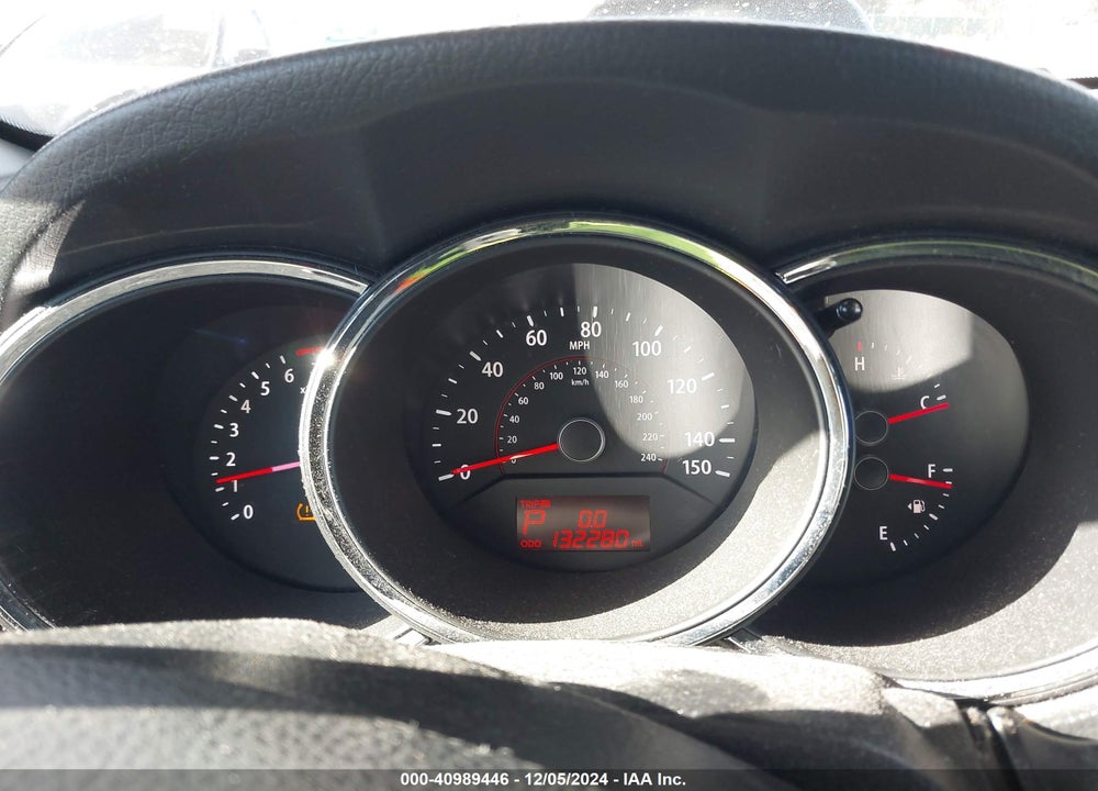 2011 KIA SORENTO LX VIN: 5XYKTCA19BG178849