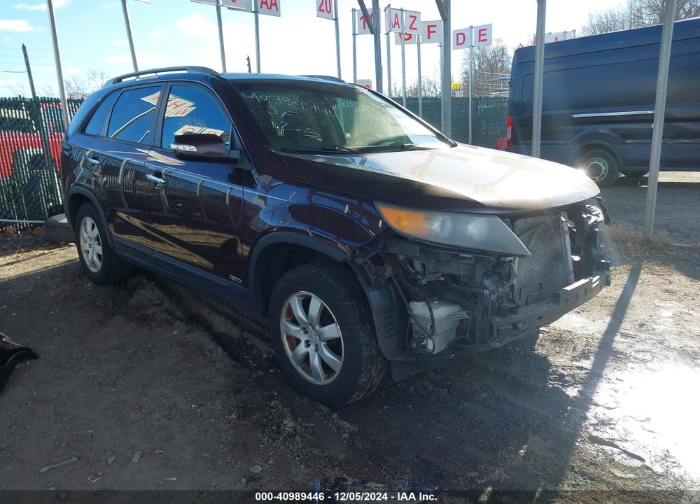 2011 KIA SORENTO LX VIN: 5XYKTCA19BG178849