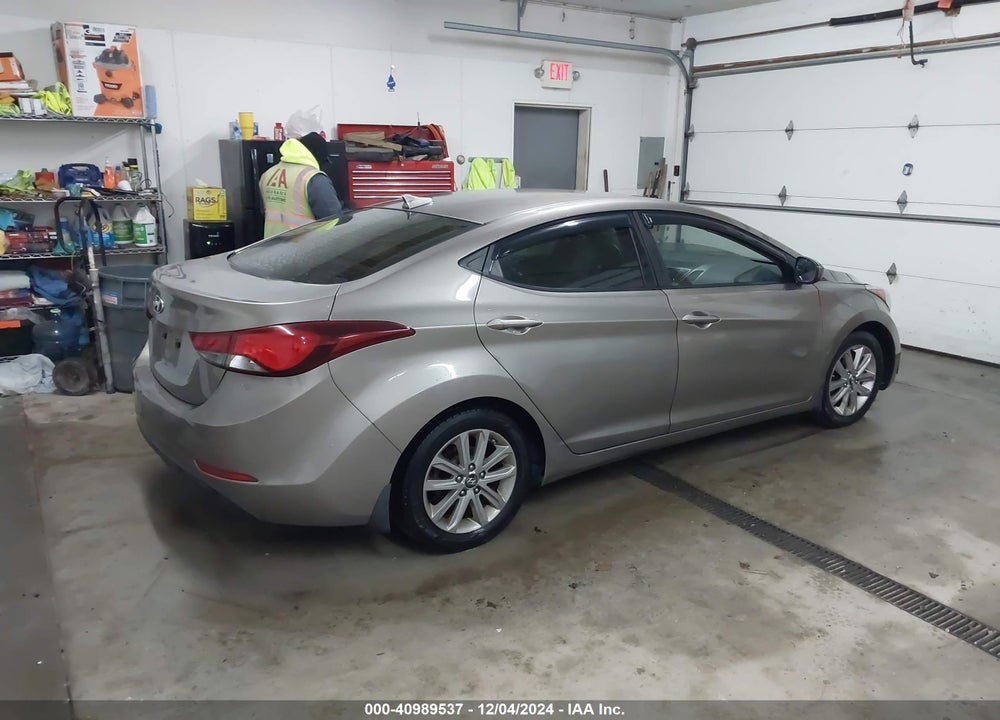2016 HYUNDAI ELANTRA SE VIN: 5NPDH4AE2GH688527