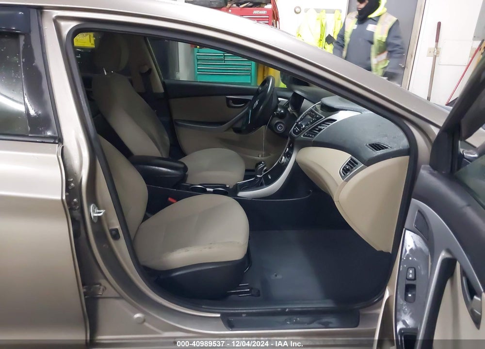 2016 HYUNDAI ELANTRA SE VIN: 5NPDH4AE2GH688527