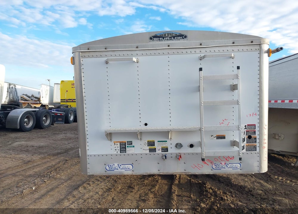 2003 WILSON TRAILER CO --- VIN: 1W1MAF1W93A237207