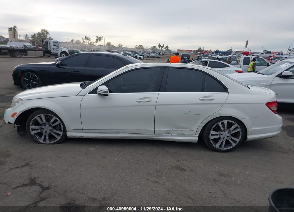 2011 MERCEDES-BENZ C 300 LUXURY/SPORT VIN: WDDGF5EBXBA519726
