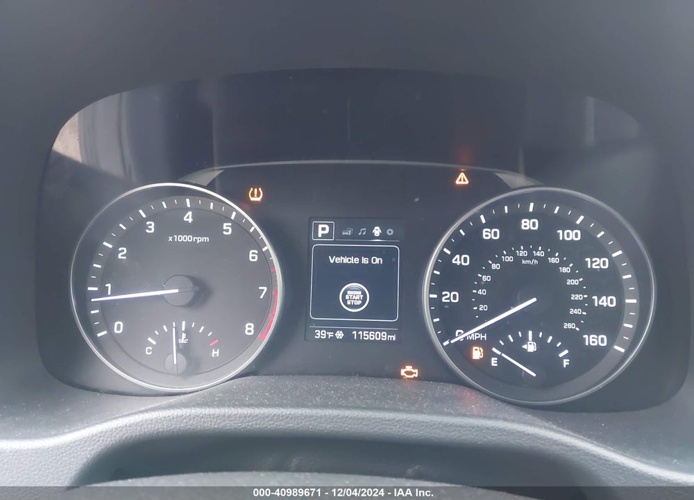 2017 HYUNDAI ELANTRA VIN: KMHD84LF8HU266903