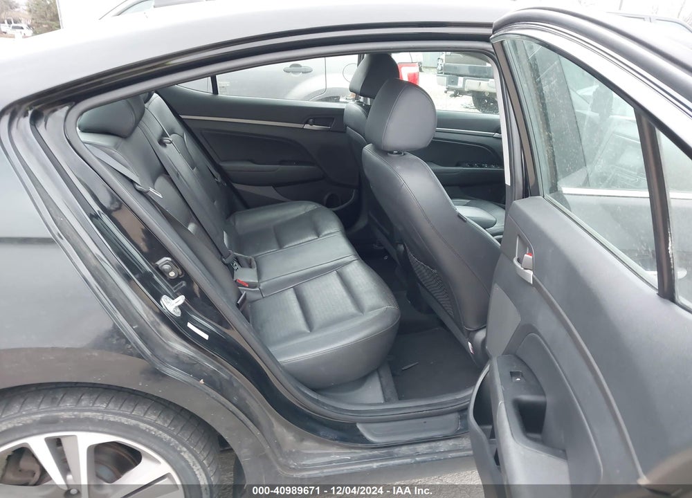 2017 HYUNDAI ELANTRA VIN: KMHD84LF8HU266903