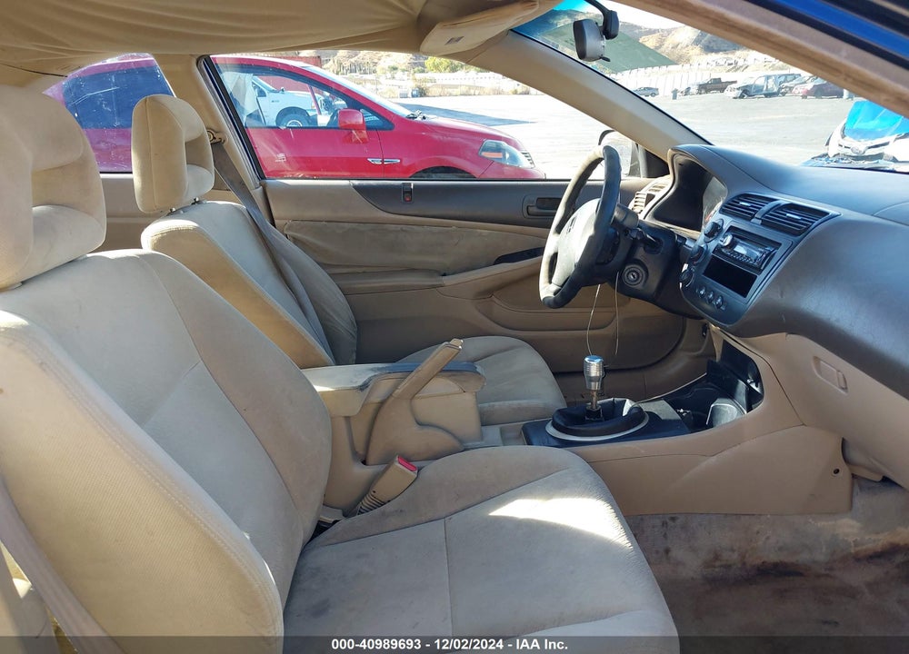 2003 HONDA CIVIC LX VIN: 1HGEM215X3L066284