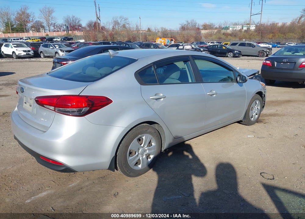 2018 KIA FORTE LX VIN: 3KPFK4A73JE254334