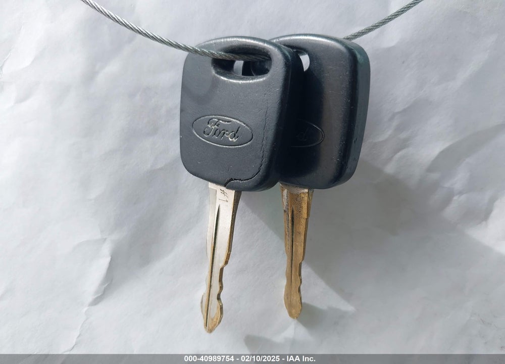 2001 FORD FOCUS VIN: 1FAFP34391W244682