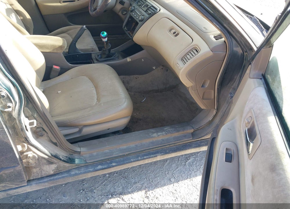 1999 HONDA ACCORD LX VIN: 1HGCG5545XA086347
