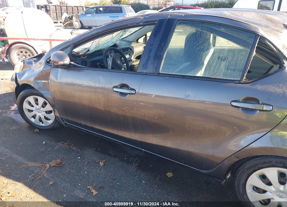 2012 TOYOTA PRIUS C VIN: JTDKDTB31C1003302