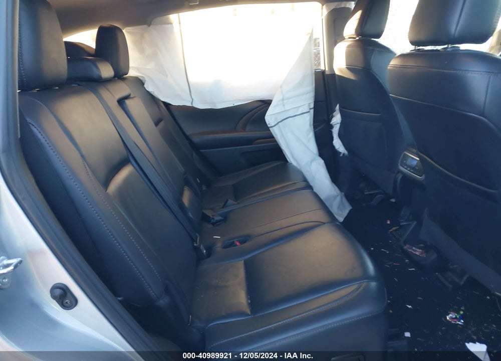 2019 TOYOTA HIGHLANDER XLE VIN: 5TDJZRFH4KS925831