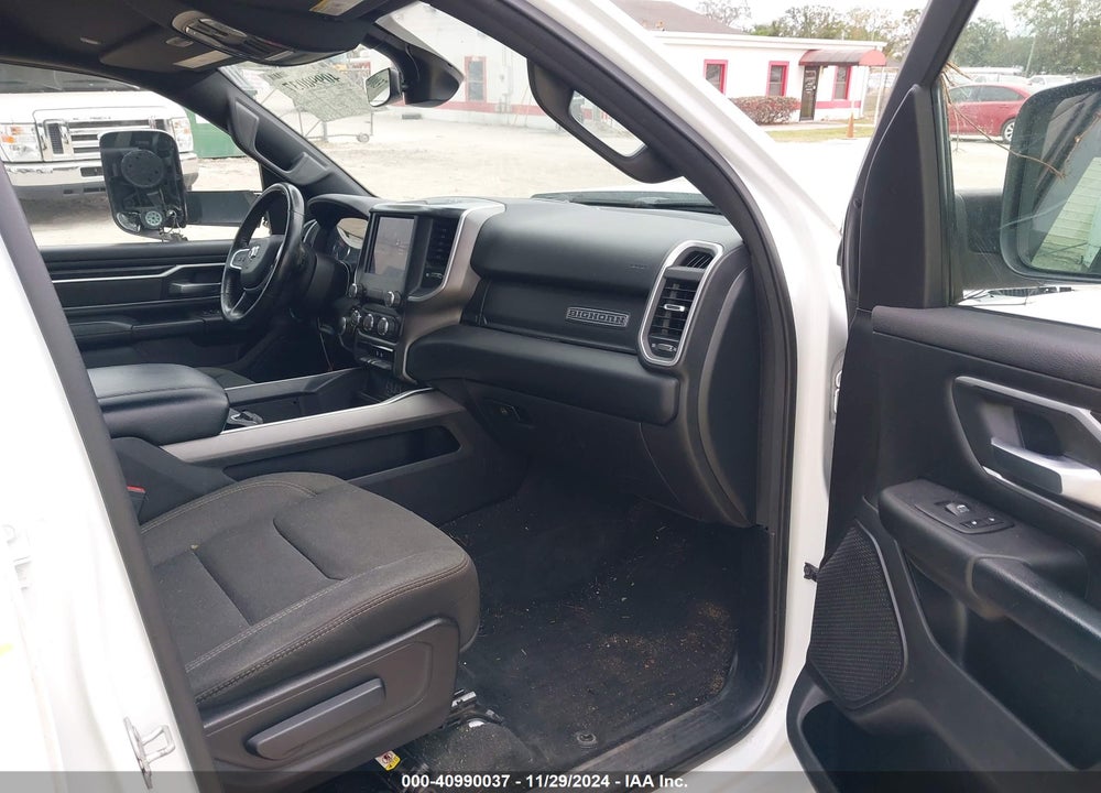 2022 RAM 1500 VIN: 1C6RREBG8NN219567