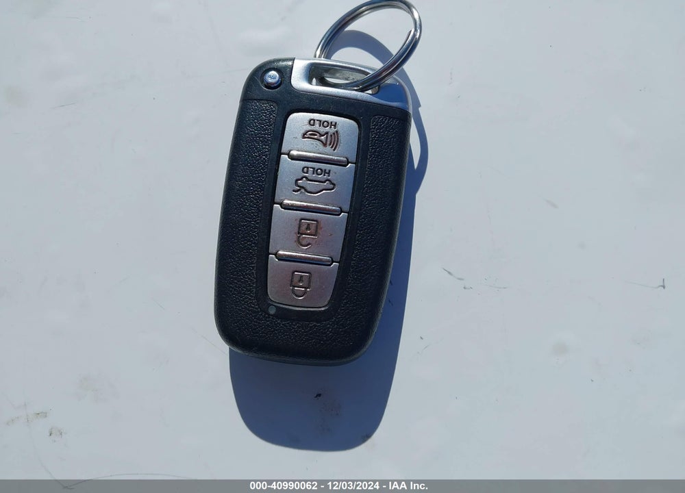 2013 HYUNDAI GENESIS VIN: KMHGC4DD3DU251504