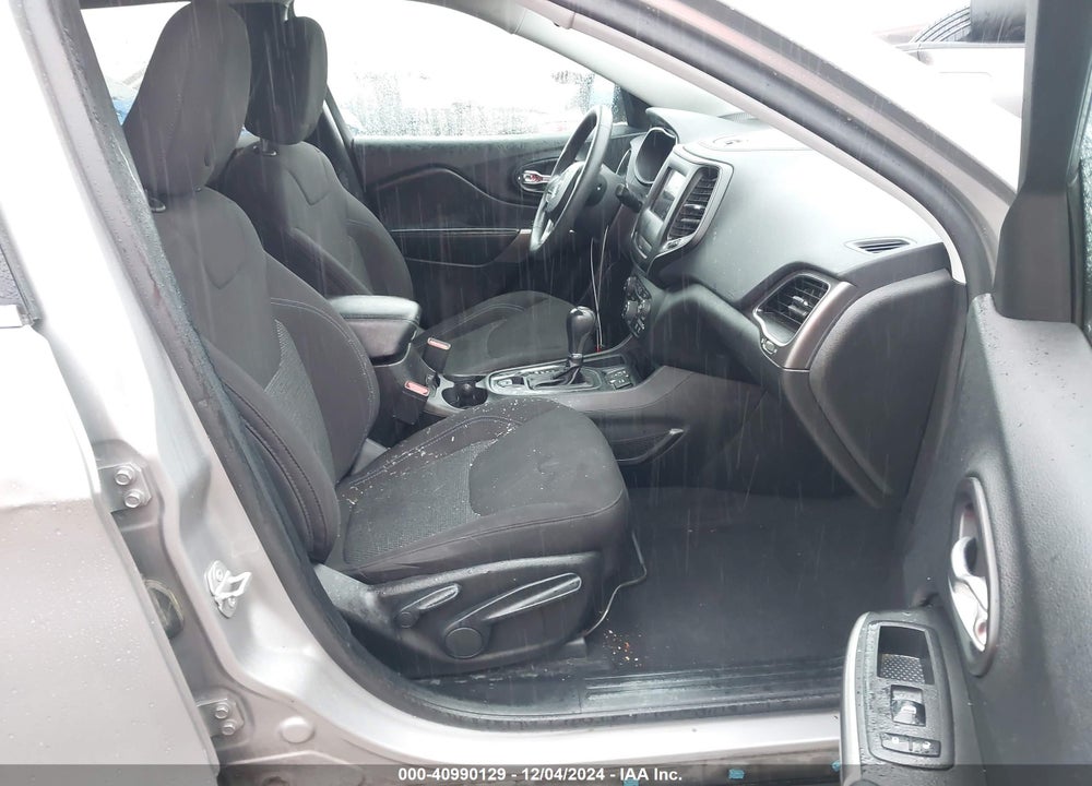 2019 JEEP CHEROKEE LATITUDE VIN: 1C4PJLCB0KD485343