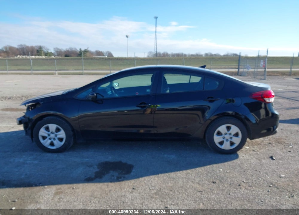 2018 KIA FORTE VIN: 3KPFK4A72JE210292