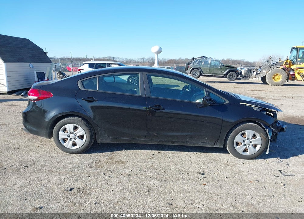 2018 KIA FORTE VIN: 3KPFK4A72JE210292