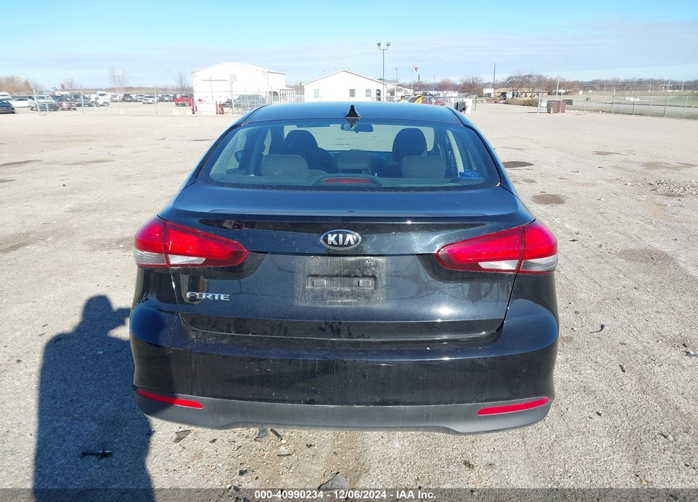2018 KIA FORTE VIN: 3KPFK4A72JE210292
