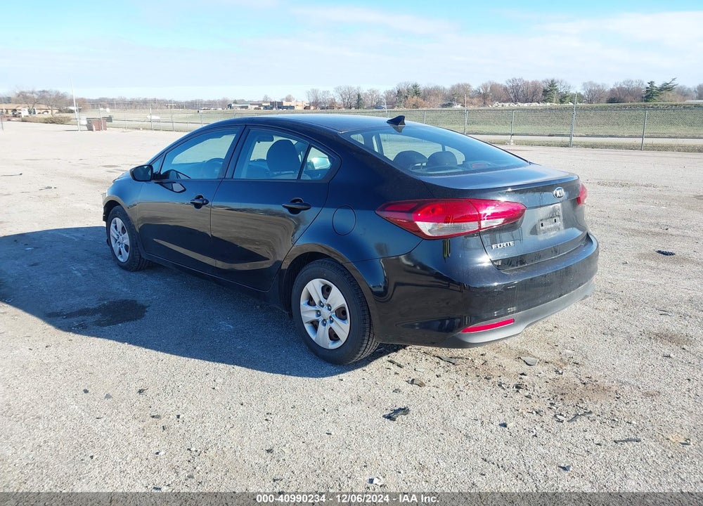 2018 KIA FORTE VIN: 3KPFK4A72JE210292