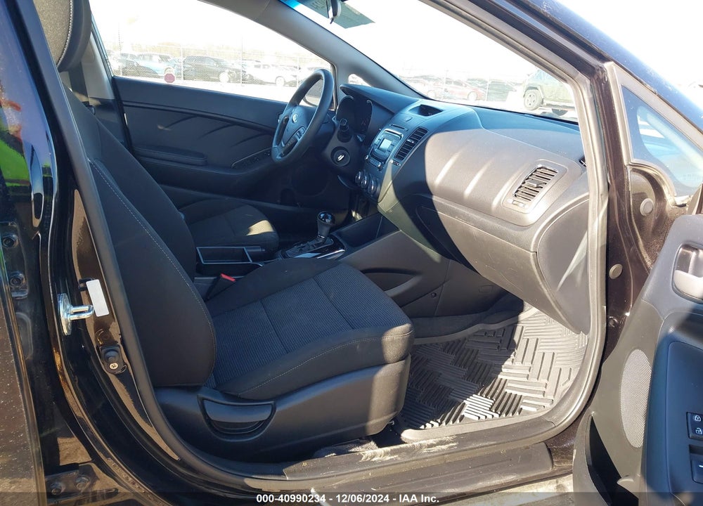 2018 KIA FORTE VIN: 3KPFK4A72JE210292