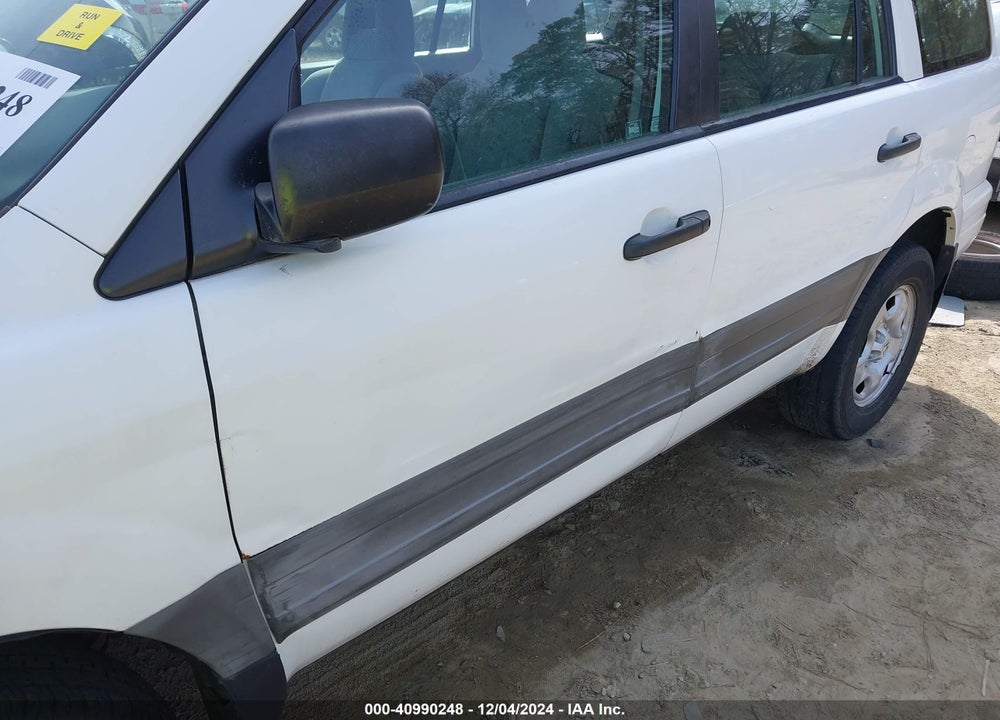 2003 HONDA PILOT LX VIN: 2HKYF181X3H590686