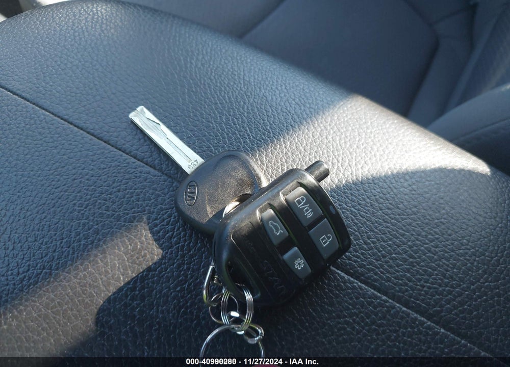 2012 KIA SORENTO LX VIN: 5XYKT3A61CG309415