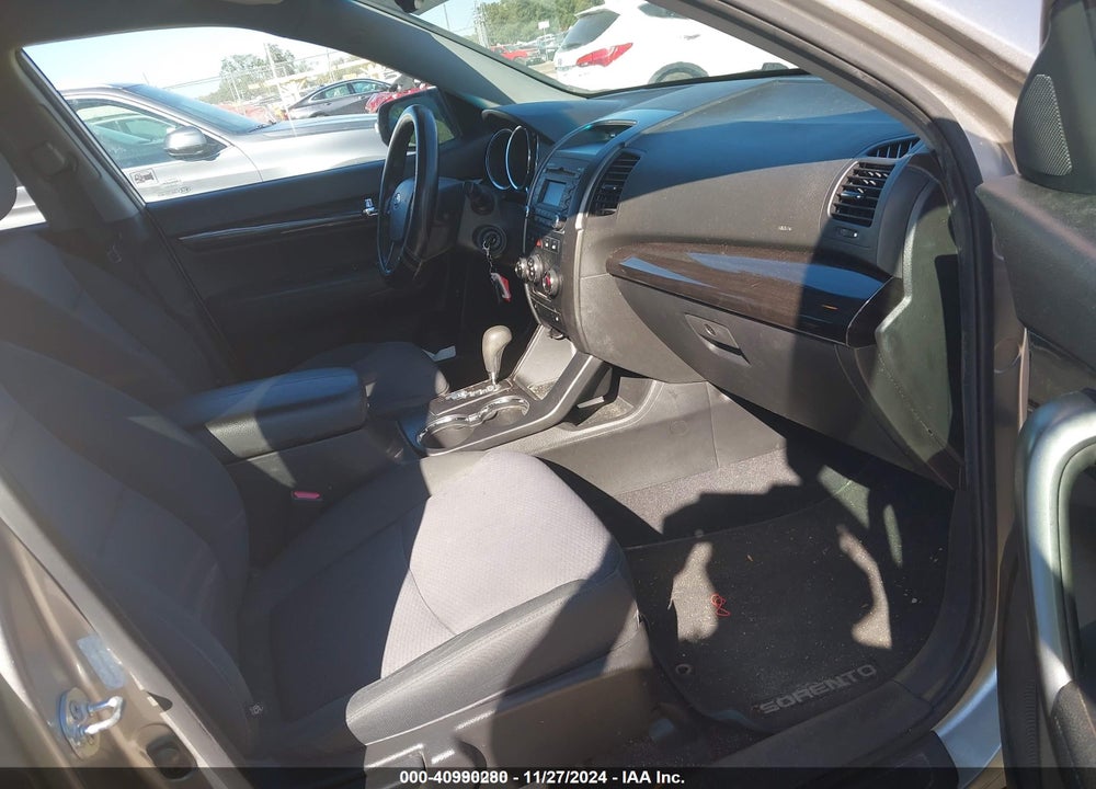 2012 KIA SORENTO LX VIN: 5XYKT3A61CG309415