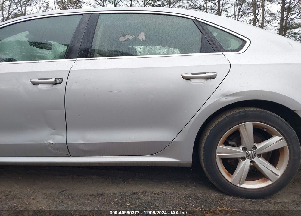 2012 VOLKSWAGEN PASSAT 2.5L SE VIN: 1VWBP7A38CC008403