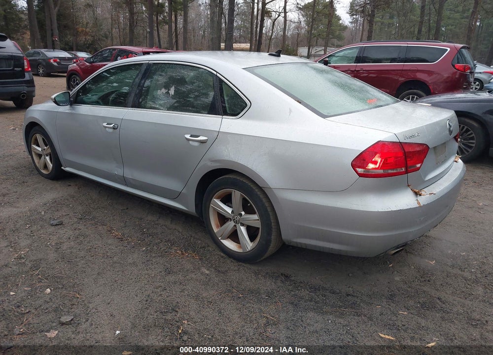 2012 VOLKSWAGEN PASSAT 2.5L SE VIN: 1VWBP7A38CC008403