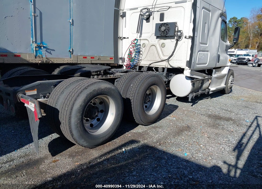 2013 FREIGHTLINER CASCADIA 125 VIN: 3AKJGLDR8DSBZ6820