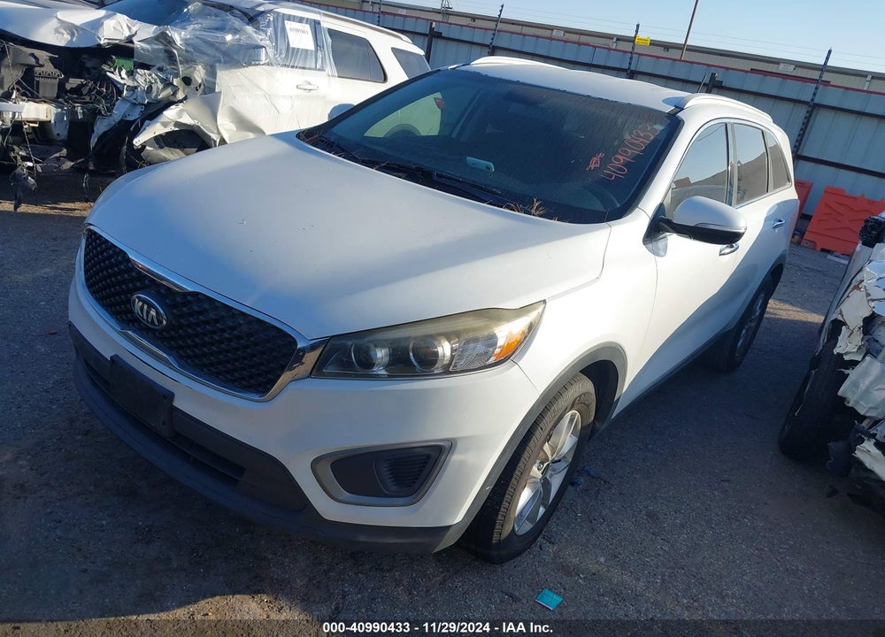 2016 KIA SORENTO 3.3L LX VIN: 5XYPG4A55GG111580