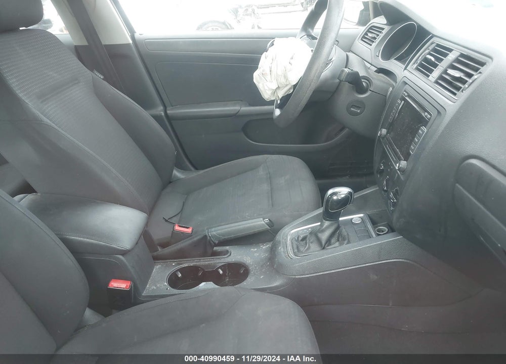 2015 VOLKSWAGEN JETTA VIN: 3VW2K7AJXFM226939