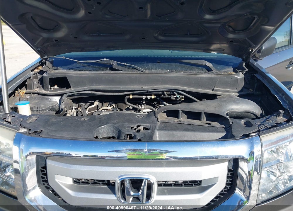 2011 HONDA PILOT LX VIN: 5FNYF3H29BB035889