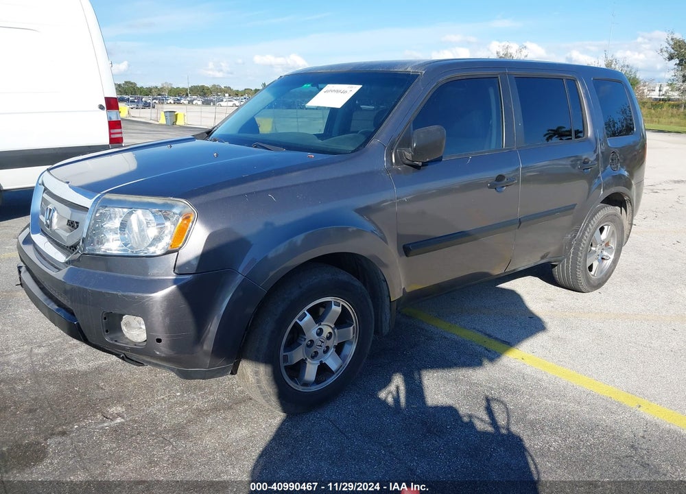 2011 HONDA PILOT LX VIN: 5FNYF3H29BB035889