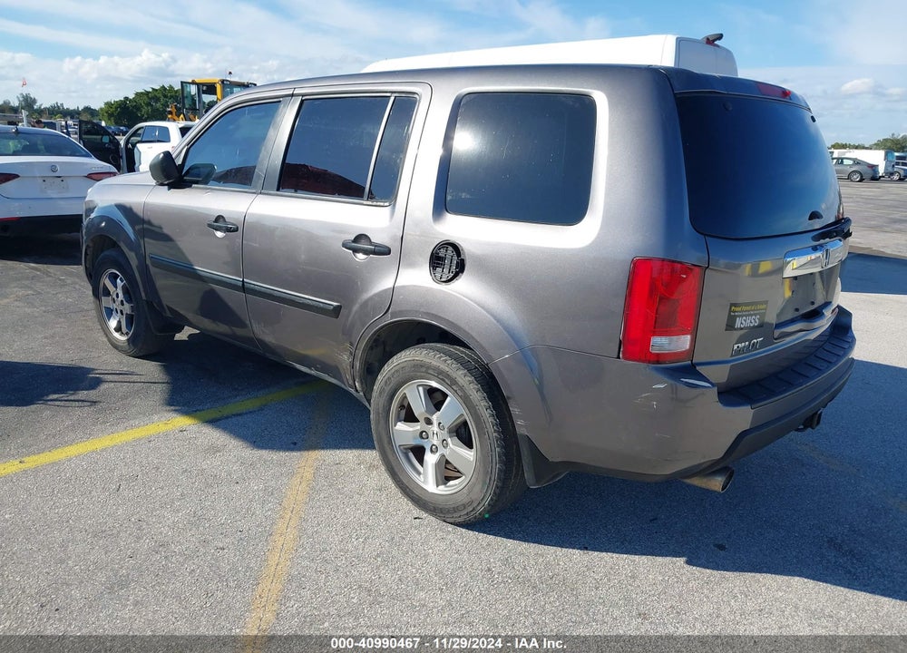 2011 HONDA PILOT LX VIN: 5FNYF3H29BB035889
