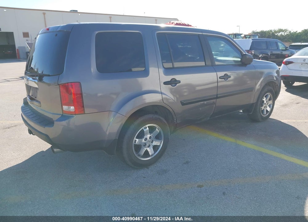 2011 HONDA PILOT LX VIN: 5FNYF3H29BB035889