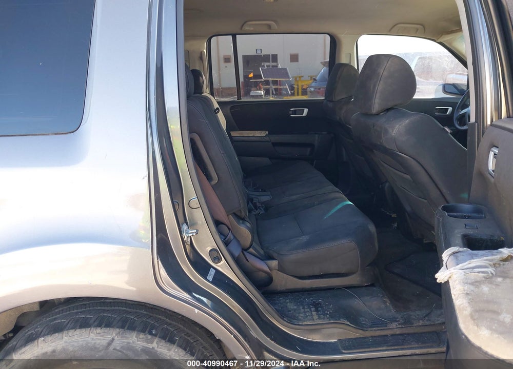 2011 HONDA PILOT LX VIN: 5FNYF3H29BB035889